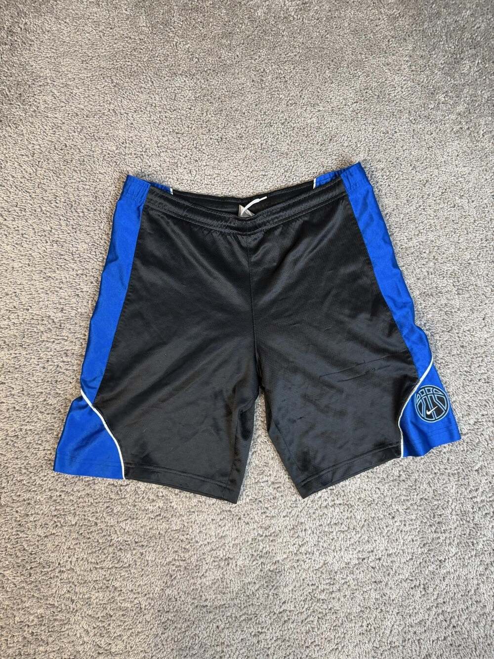 Nike Shorts Boys Medium Black Blue Athletic Mesh Basketball Training Sports